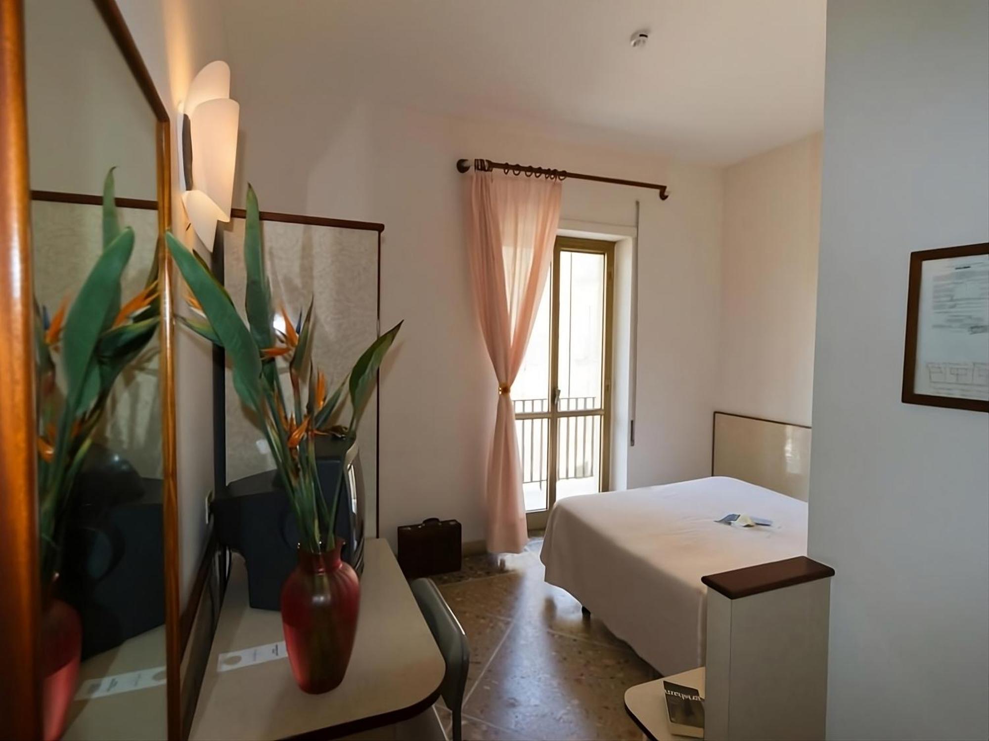 Hotel Serapo Gaeta Kültér fotó